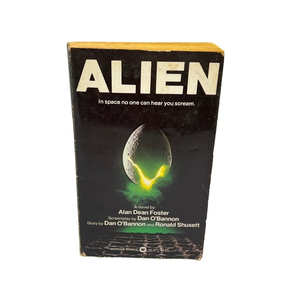 Vintage 1979 1st Edition Alien Warner Books Pocket Book